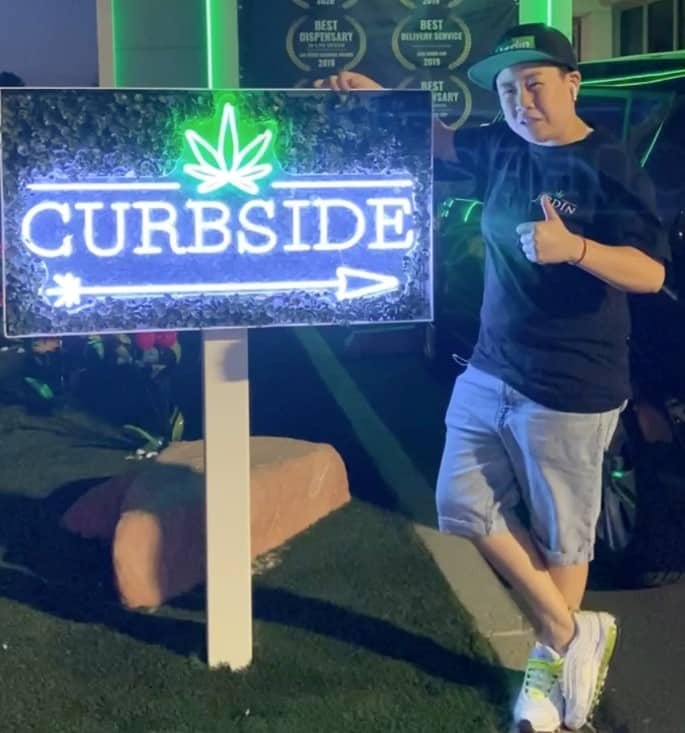 Outdoor neon signs for Business